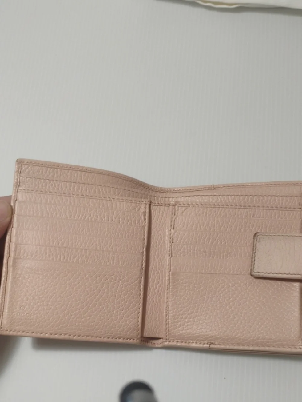 Gucci GG Marmont textured leather bifold wallet with gold-toned hardware W/Dusty - Picture 5 of 11